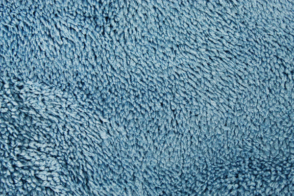 Detailer's Preference® 18" x 32" 780 GSM Super Absorbent Mega Microfiber Towel