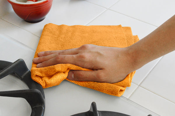 Detailer's Preference® 16 x 16 in. 350 GSM Ultrasonic Cut Microfiber Premium Cleaning Towels – 12-pack